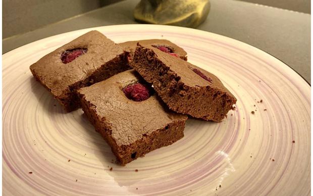 3-malzemeli-brownie-lidia