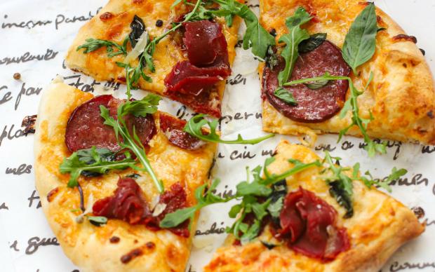 italyan-usulu-pizza-turkuaz