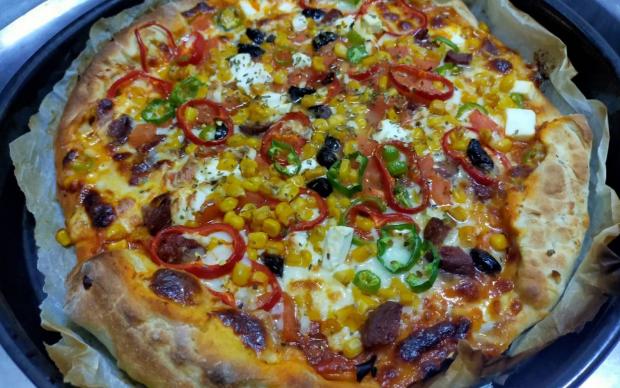 peynirli-kekikli-pizza-tarifi