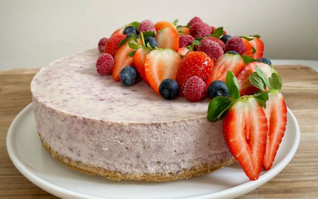Yaban Mersinli Cheesecake Tarifi