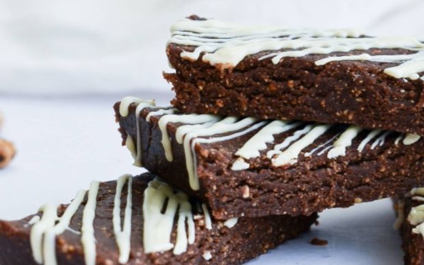 4-malzemeli-fit-brownie-tarifi