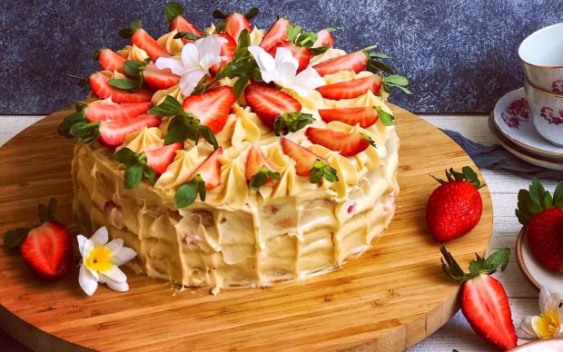 Çilekli Pasta Tarifi
