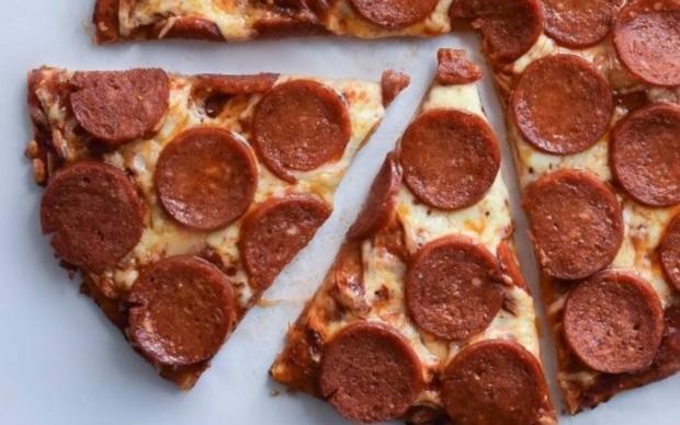 sucuk-sever-pizza-tarifi