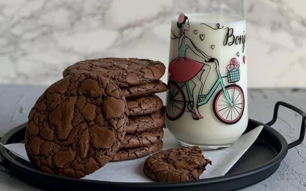 bol-cikolatali-brownie-kurabiye-tarifi