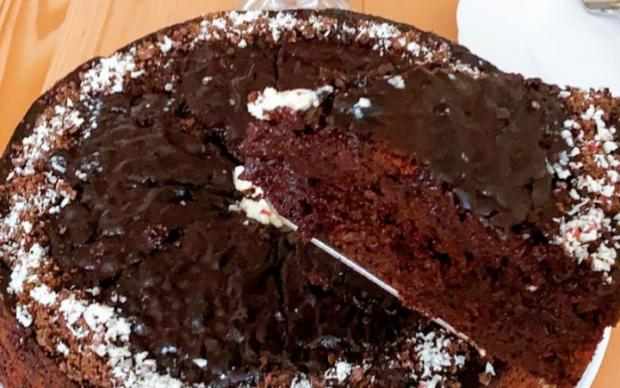 brownie-lezzetinde-islak-kek-melek