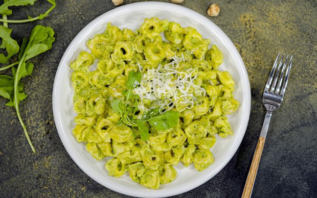 Roka ve Fındık Pestolu Tortellini Tarifi