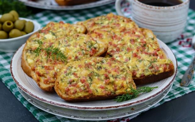 pizza-tadinda-yumurtali-ekmek-tarifi-mart-2021