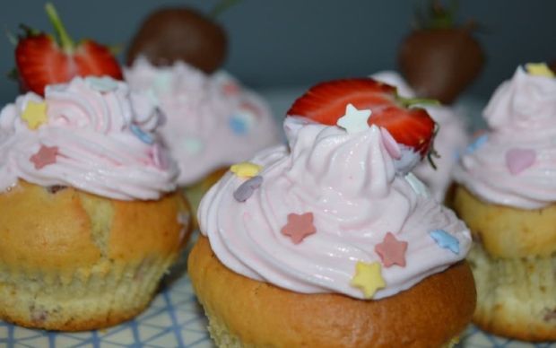 cilekli-cupcake-ahmet