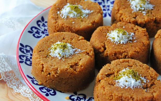 Şekersiz Yağsız İrmik Helvası Tarifi