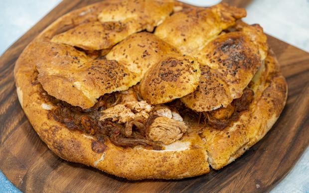 Sumaklı Tavuklu Pide Dolması Tarifi