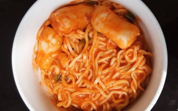 tteokbokki-noodle-tarifi