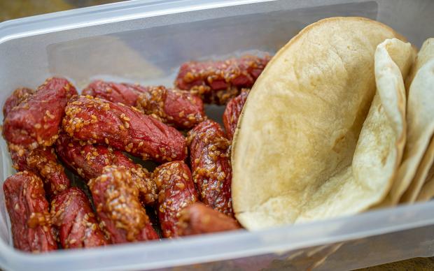 Barbekü Soslu ve Acılı Sosis Tarifi