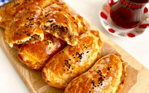 mayasiz-kiymali-pogaca-asli
