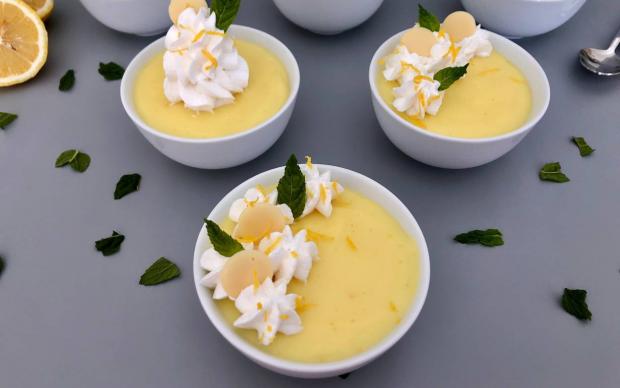 beyaz-cikolatali-limonlu-muhallebi-tarifi