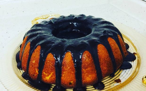 cikolata-soslu-yumusak-kek-tarifi