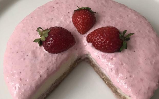 raw-cilekli-cheesecake-tarifi