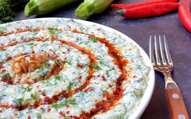 yogurtlu-kabak-salatasi-tarifi
