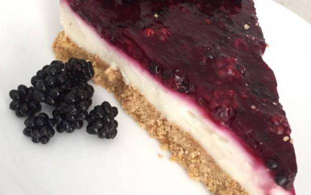 bogurtlenli-cheesecake-tarifi