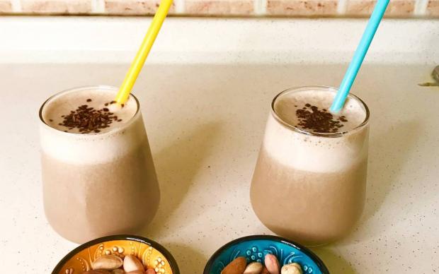 kahveli-muzlu-smoothie-tarifi