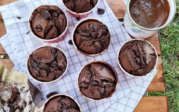 cikolatali-islak-kocaman-pamuk-muffinler-tarifi