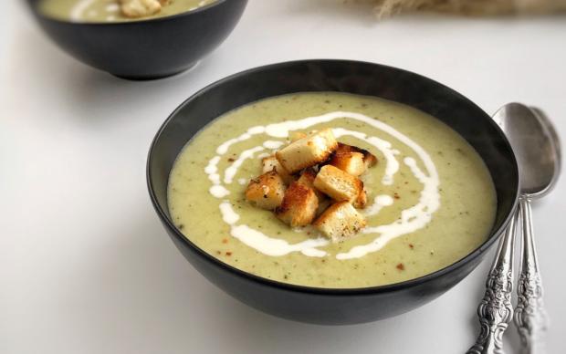 sarimsakli-soganli-corba-rukiye