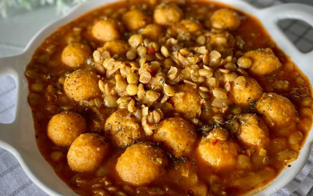 Bulgur Köfteli Yeşil Mercimek Yemeği Tarifi