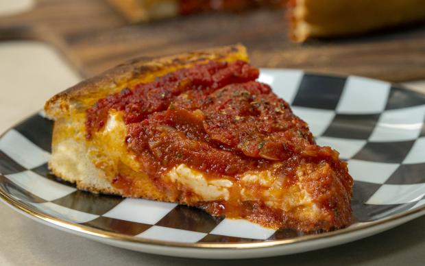 Deep Dish Pizza Tarifi