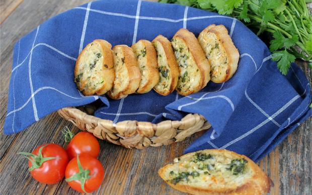 İtalyan Usulü Sarımsaklı Ekmek Tarifi