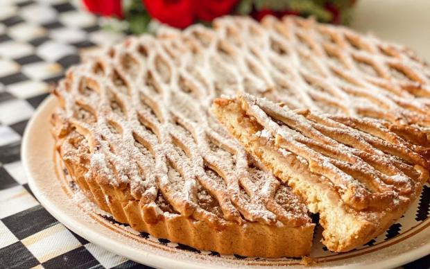 tart-kalibinda-elmali-turta-hr