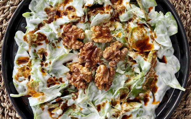 ismihan-conger-yogurtlu-cevizli-semizotu-salatasi