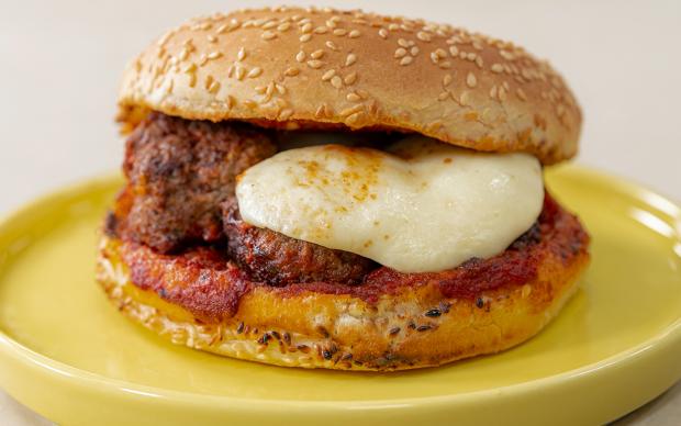 Pesto Köfteli Burger Tarifi