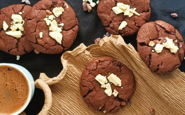 bitter-cikolatali-brownie-kurabiye-sezgi