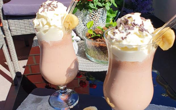 muzlu-cikolatali-milkshake-ayla