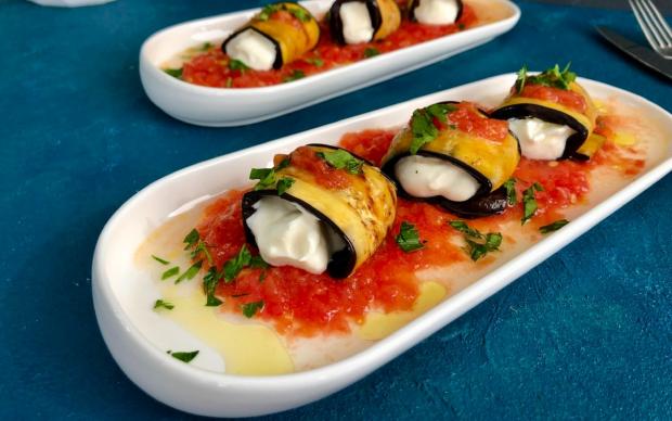 domates-soslu-yogurtlu-patlican-sarma-ayseg