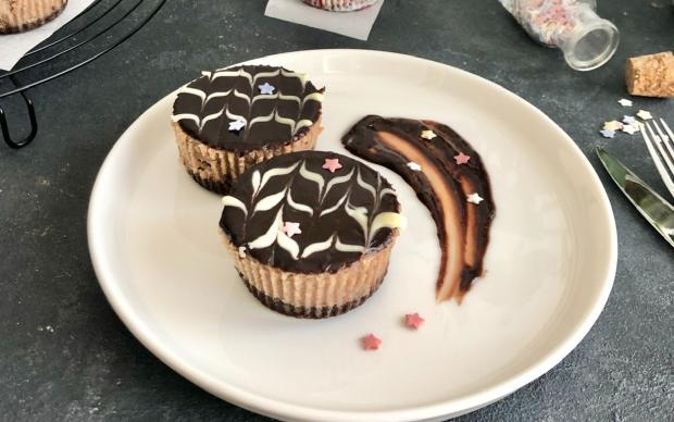 cikolatali-mini-cheesecake-aysegul