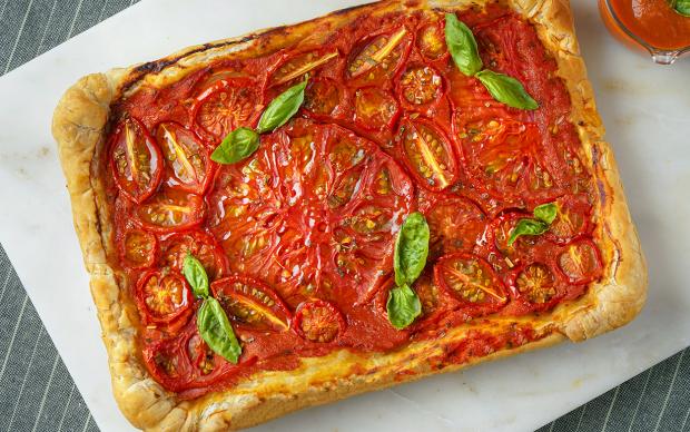 domatesli-milfoy-tart-yemekcom