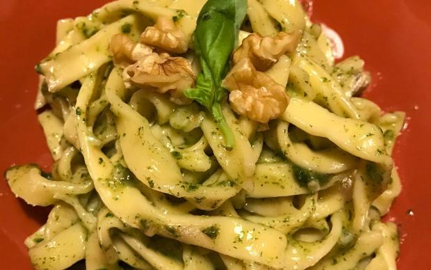 glutensiz-pesto-soslu-makarna-turuncu