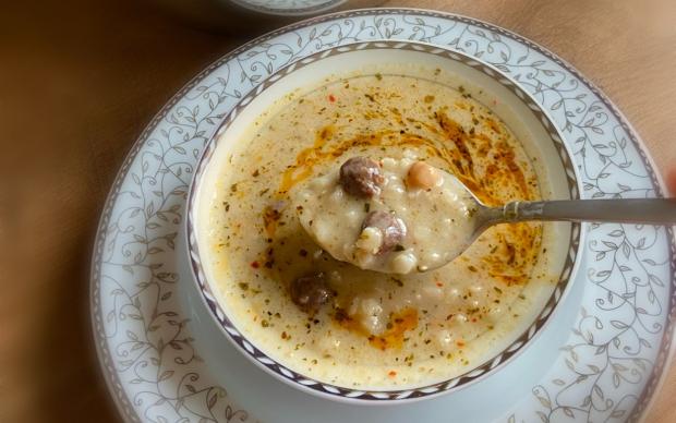 kofteli-bugdayli-yogurt-corbasi-kendi