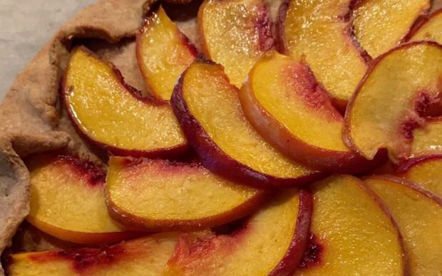 tam-bugdayli-seftalili-galette-turuncu