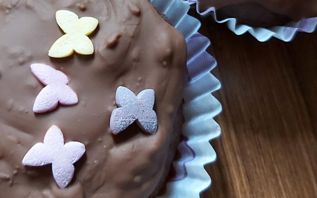 hindistan-cevizi-dolgulu-muffin-edit