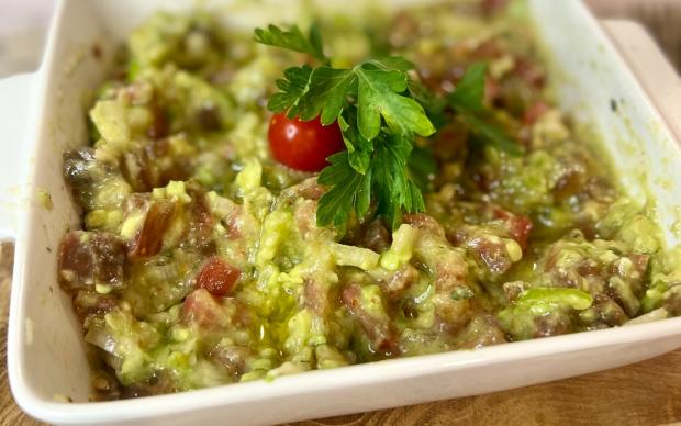 avokadolu-meze-mavi