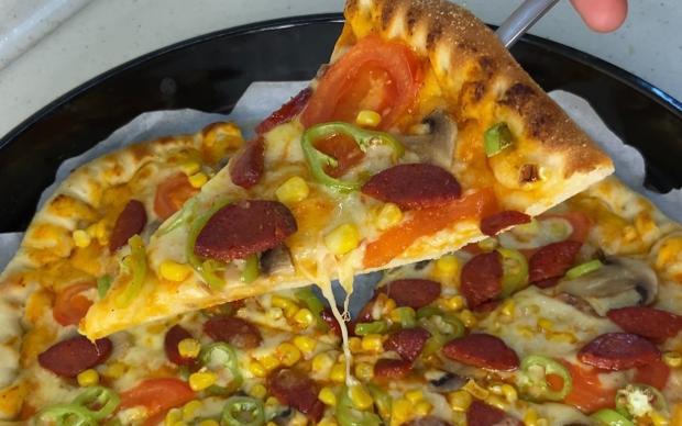 ev-yapimi-pizza-kendi