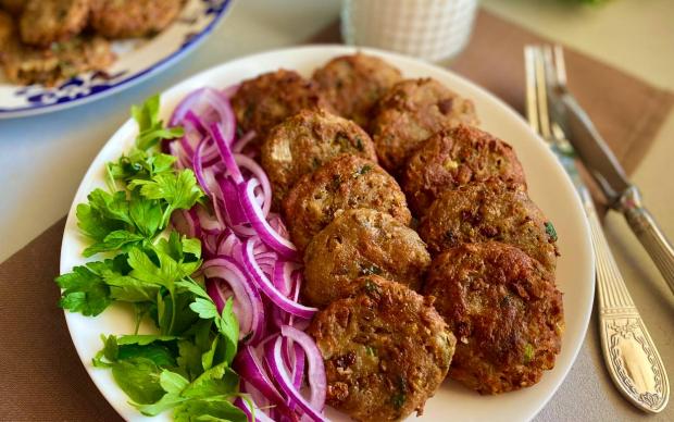 Kıyma Tadında Mercimek Köftesi Tarifi