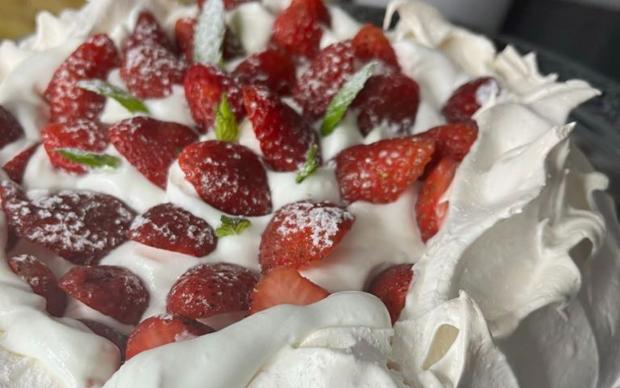 pavlova-ekmeksiz