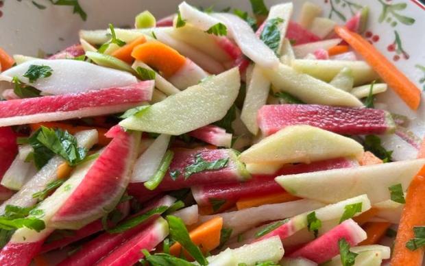 renkli-turp-salatasi-ekmeksiz