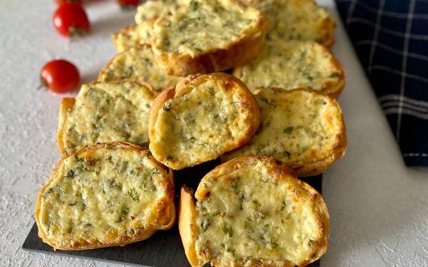 sarimsakli-ekmek-dilimleri-onecikan