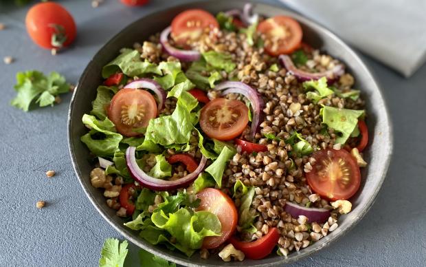 KARABUĞDAY SALATASI