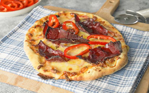 dana-etli-kirmizi-biberli-pizza-anagorsel-yemekcom