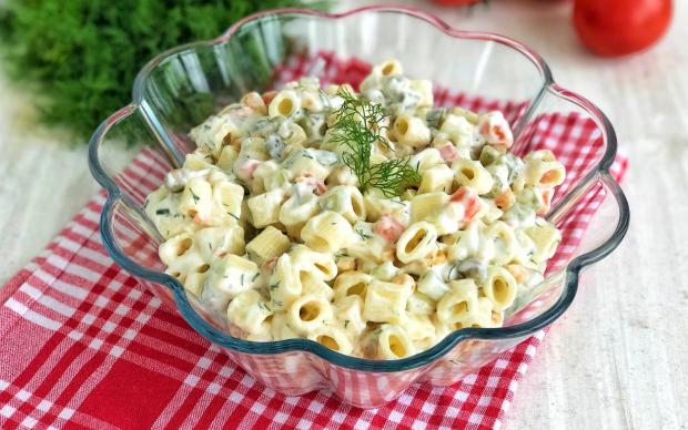 Yoğurtlu Makarna Salatası Tarifi
