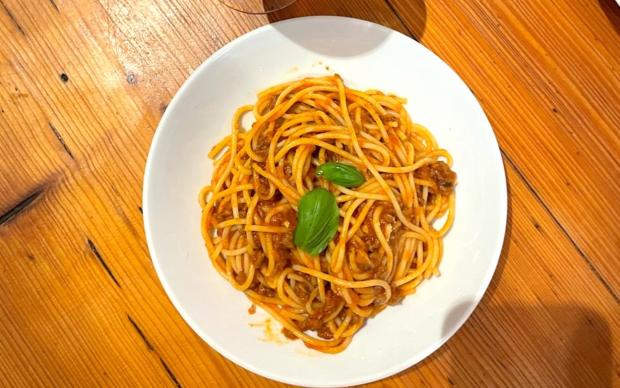 spaghetti-bolognese-selin